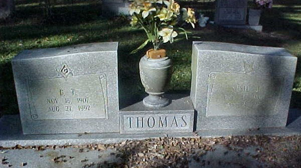 B.T. & Susie J. Thomas Gravestone Photo