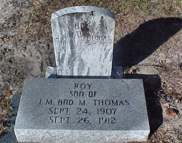Roy Thomas Gravestone Photo