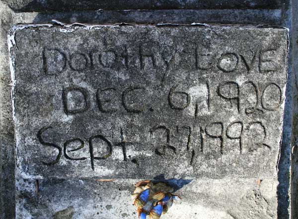 DOROTHY LOVE Gravestone Photo