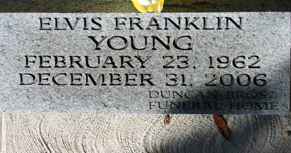 ELVIS FRANKLIN YOUNG Gravestone Photo