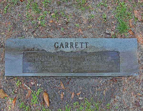 Marvin P. & Vivian H. Garrett Gravestone Photo