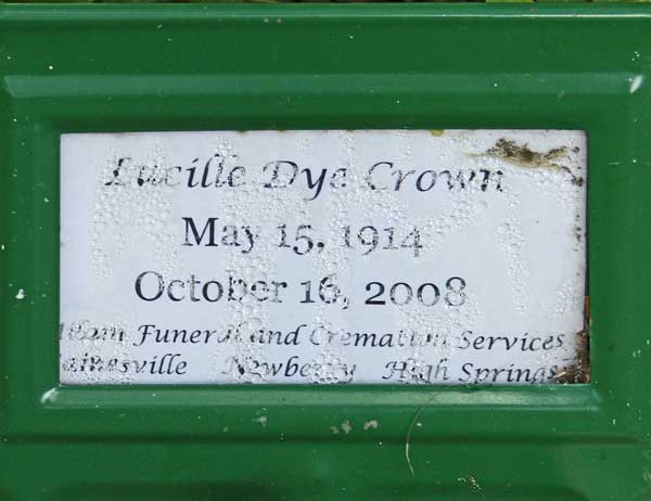 Lucille Dye Crown Gravestone Photo