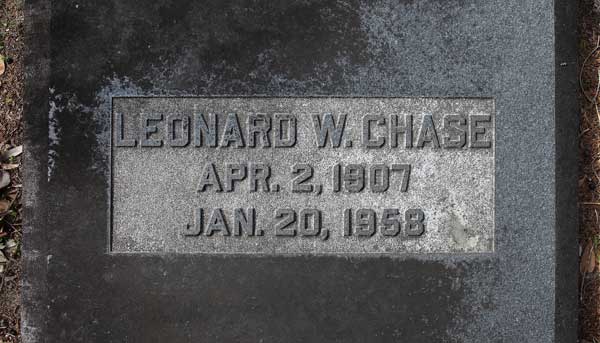 Leonard W. Chase Gravestone Photo