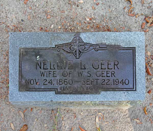 Nellie L. Geer Gravestone Photo