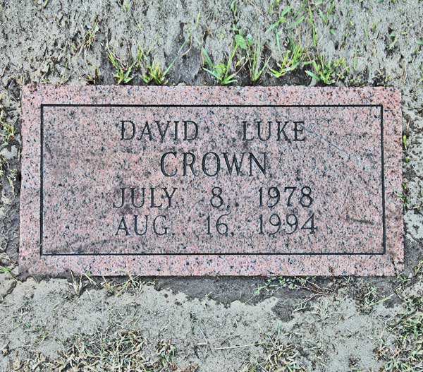 David Luke Crown Gravestone Photo