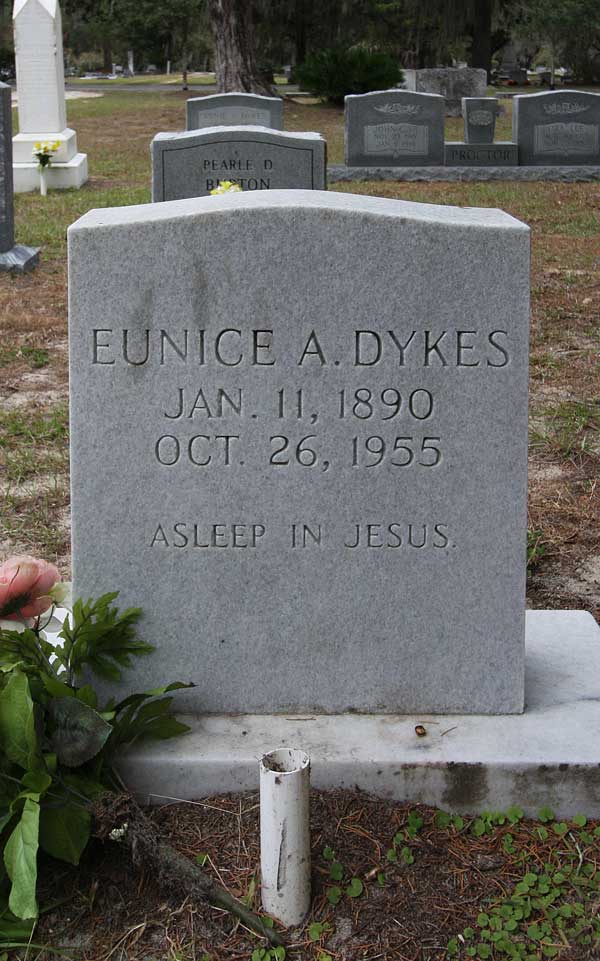 Eunice A. Dykes Gravestone Photo