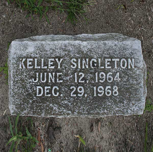 Kelley Singleton Gravestone Photo