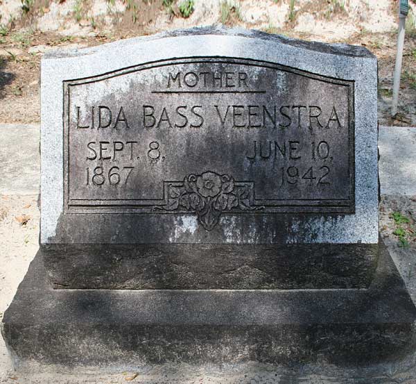Lisa Bass Veenstra Gravestone Photo
