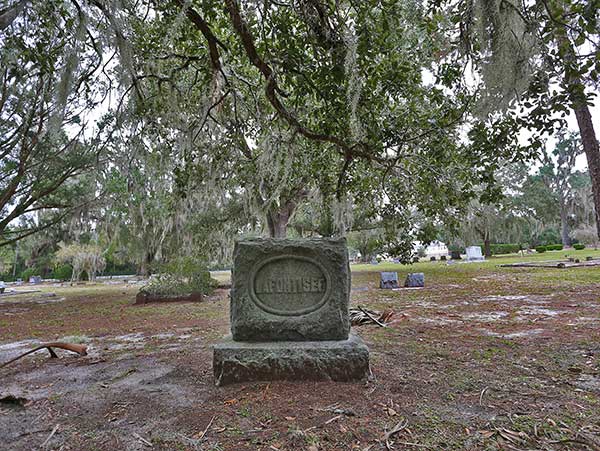  LaFontisee Gravestone Photo