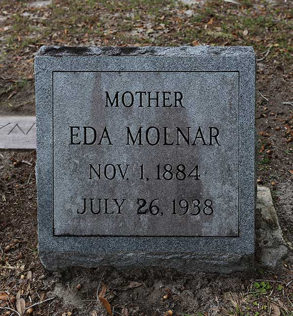 Eda Molnar Gravestone Photo