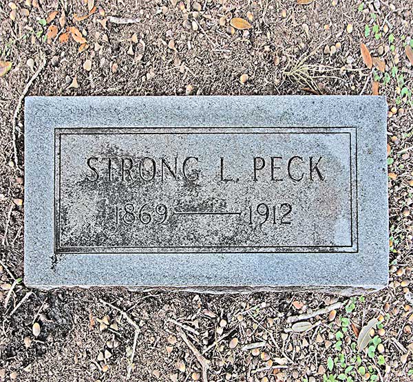 Strong L. Peck Gravestone Photo