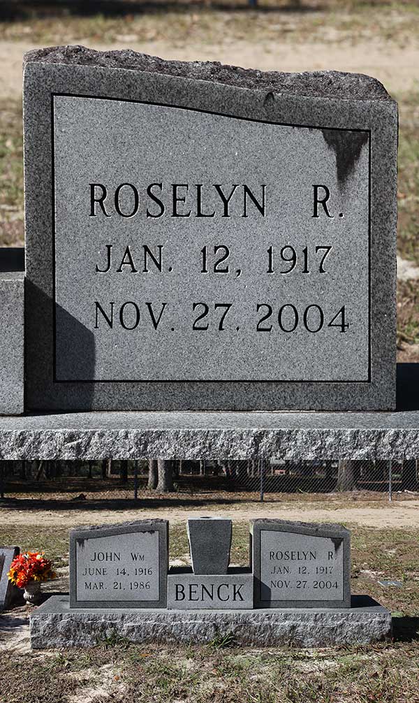 Roselyn R. Benck Gravestone Photo