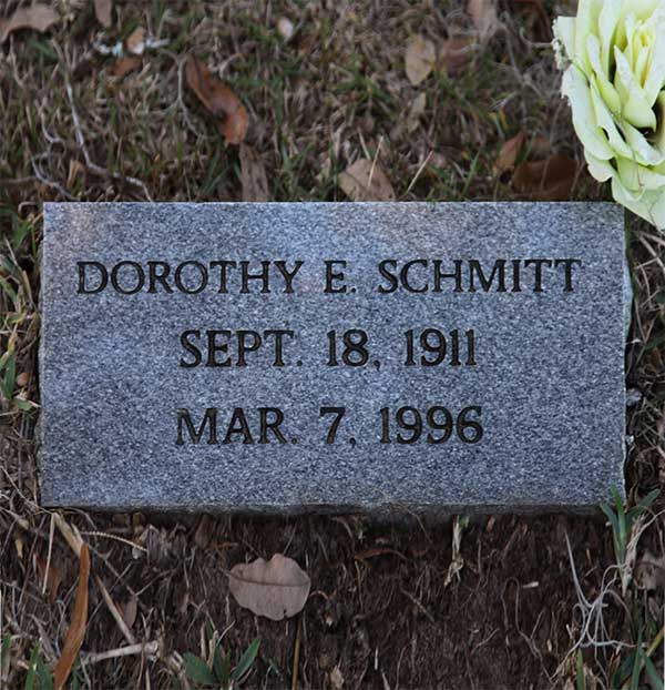 Dorothy E. Schmitt Gravestone Photo