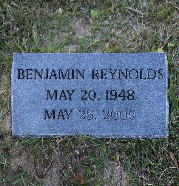 Benjamin Reynolds Gravestone Photo