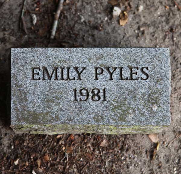 Emily Pyles Gravestone Photo
