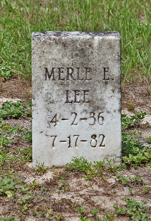 Merle E. Lee Gravestone Photo