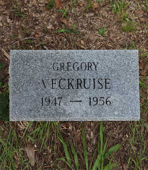 Gregory Veckruise Gravestone Photo