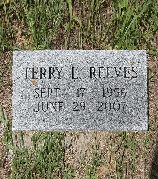 Terry L. Reeves Gravestone Photo