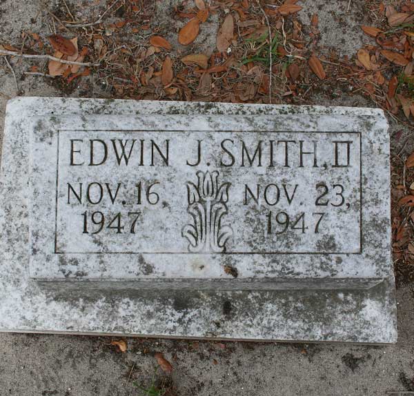 Edwin J. Smith Gravestone Photo