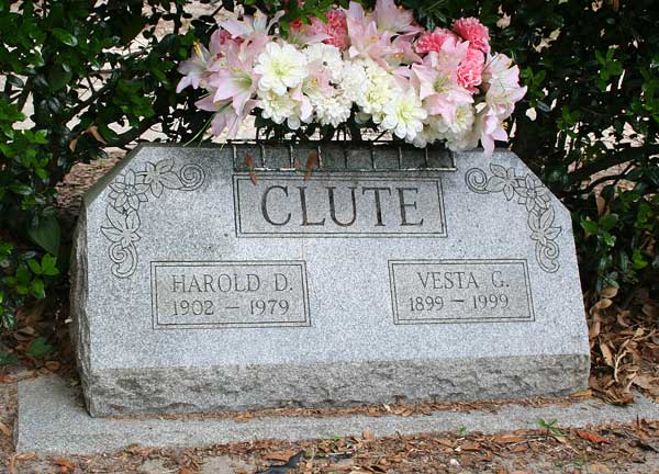 Harold D. & Vesta G. Clute Gravestone Photo