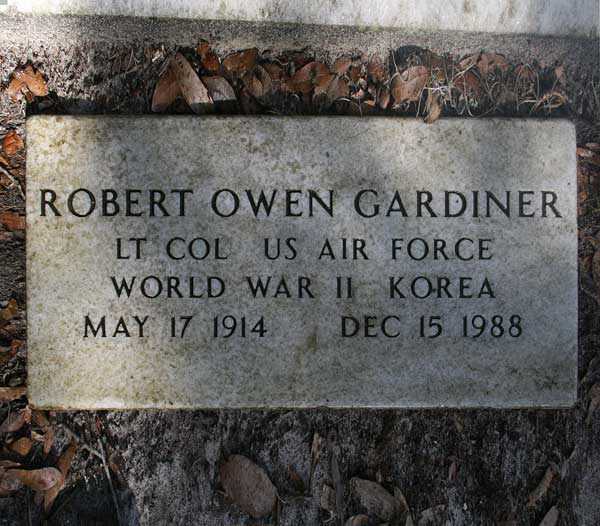 Robert Owen Gardiner Gravestone Photo