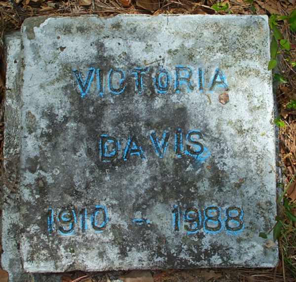 Victoria Davis Gravestone Photo