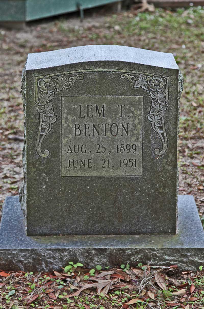 Lem T Benton Gravestone Photo