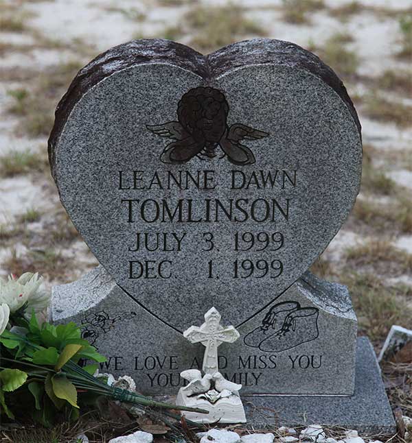 Leanne Dawn Tomlinson Gravestone Photo