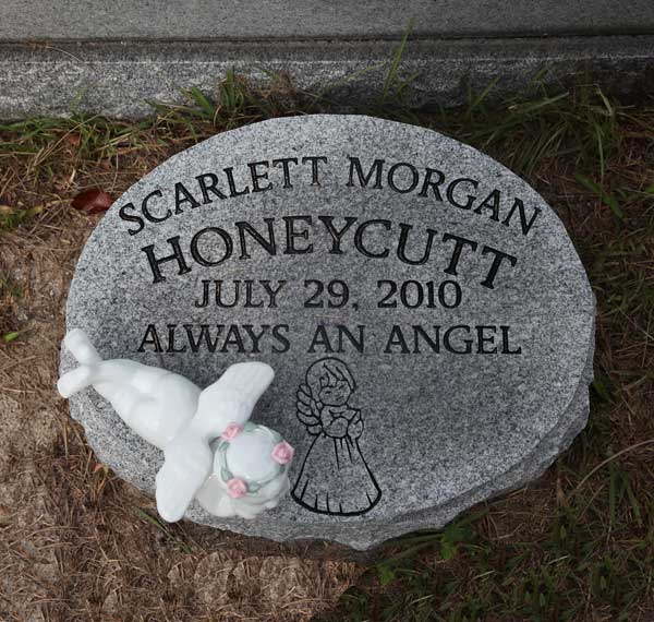 Scarlett Morgan Honeycutt Gravestone Photo