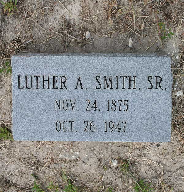 Luther A. Smith Gravestone Photo