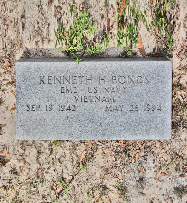 Kenneth H. Bonds Gravestone Photo