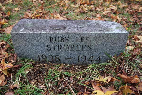 Ruby Lee Strobles Gravestone Photo