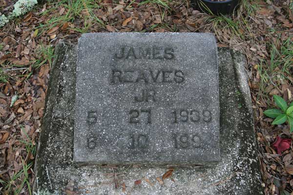 James Reaves Gravestone Photo