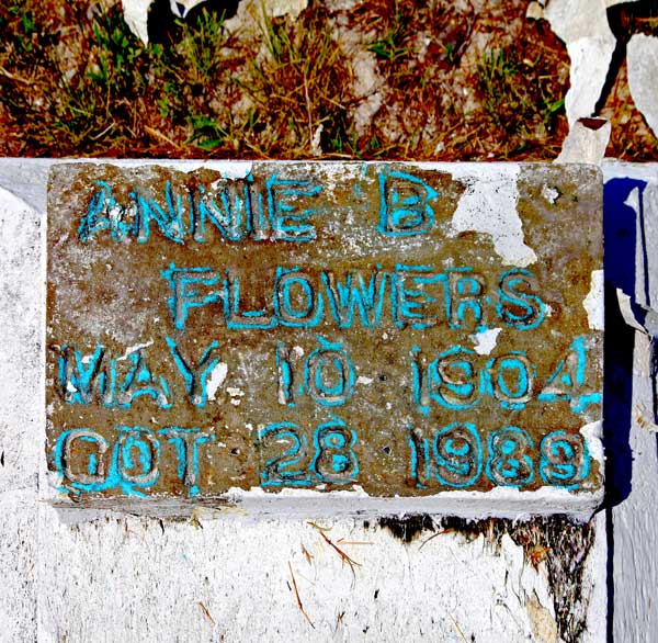 Annie B. Flowers Gravestone Photo