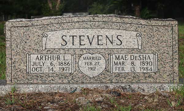 Arthur L. & Mae DeSha Stevens Gravestone Photo
