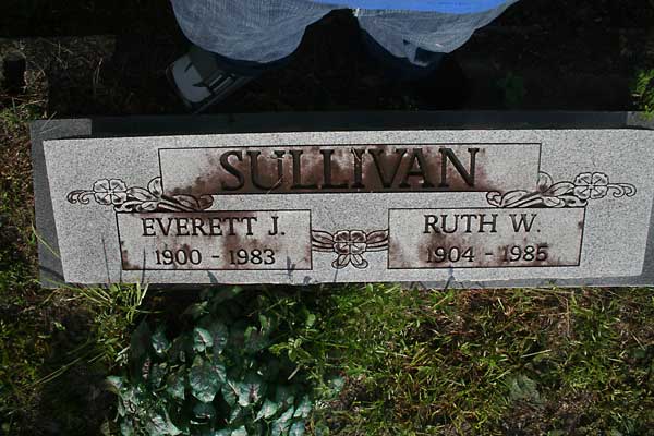 Everett J. & Ruth W. Sullivan Gravestone Photo