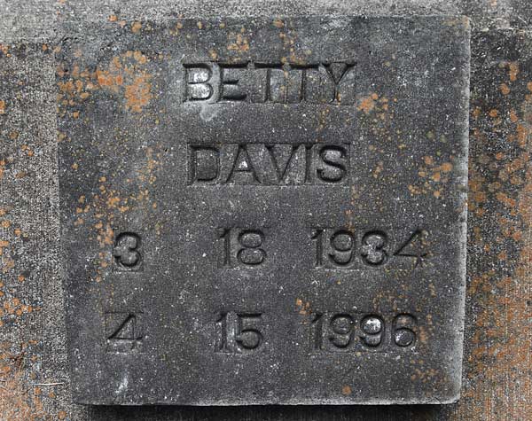 Betty Davis Gravestone Photo