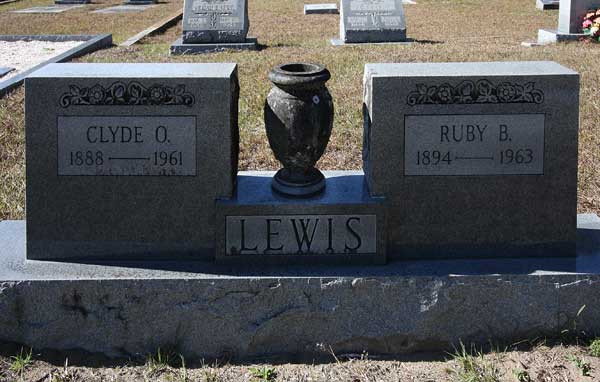 Clyde O. & Ruby B. Lewis Gravestone Photo