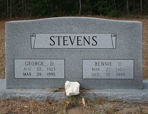 George D. & Bennie D. Stevens Gravestone Photo