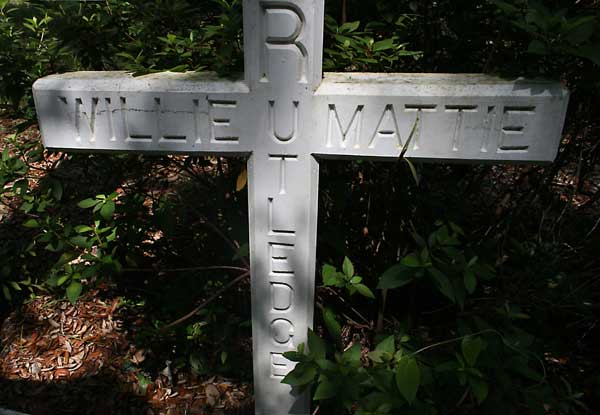 Willie & Mattie Rutledge Gravestone Photo