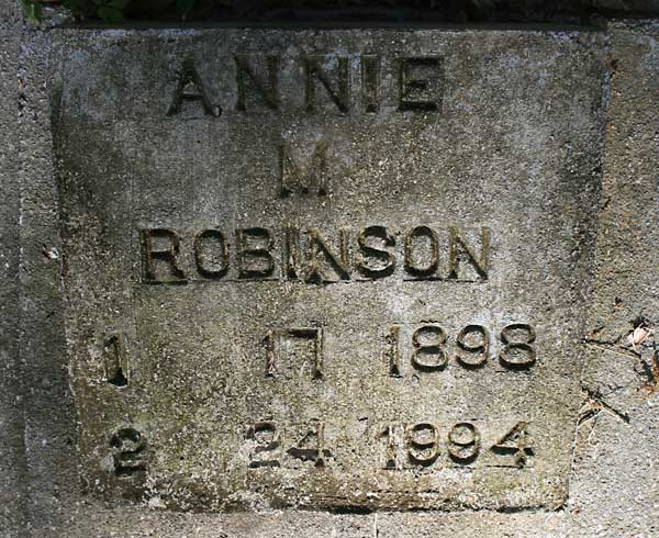 Annie M. Robinson Gravestone Photo