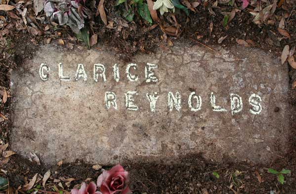 Clarice Reynolds Gravestone Photo