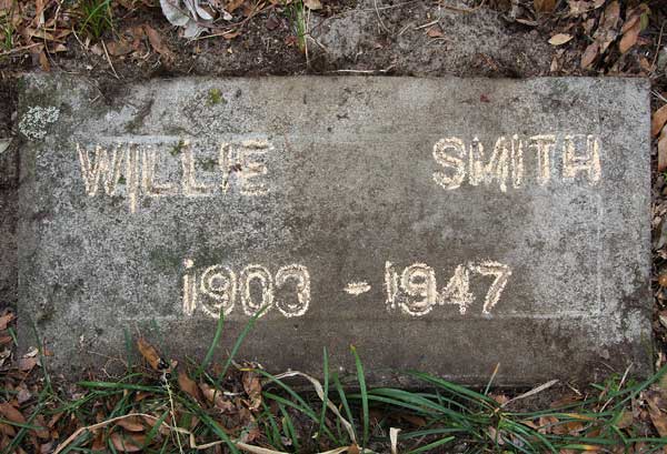 Willie Smith Gravestone Photo