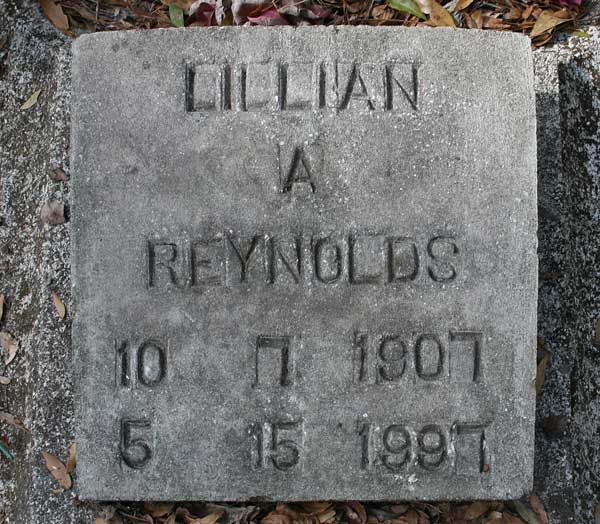 Lillian A. Reynolds Gravestone Photo