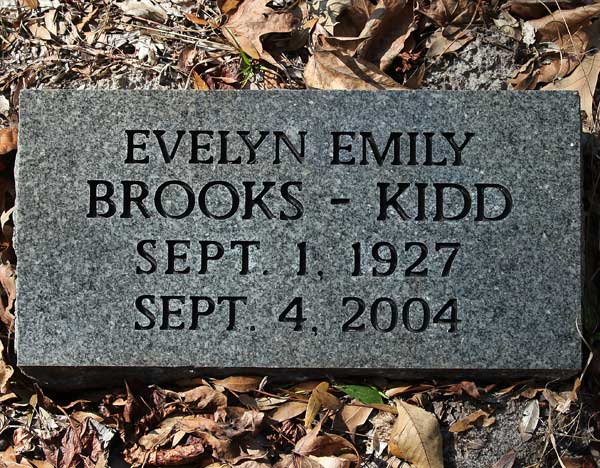Evelyn Emily Brooks-Kidd Gravestone Photo