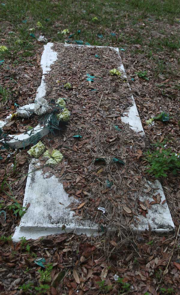 Unknown Gravestone Photo