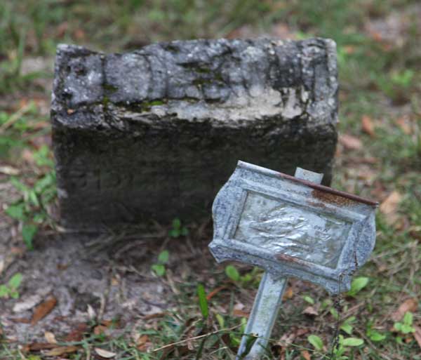  Unknown Gravestone Photo