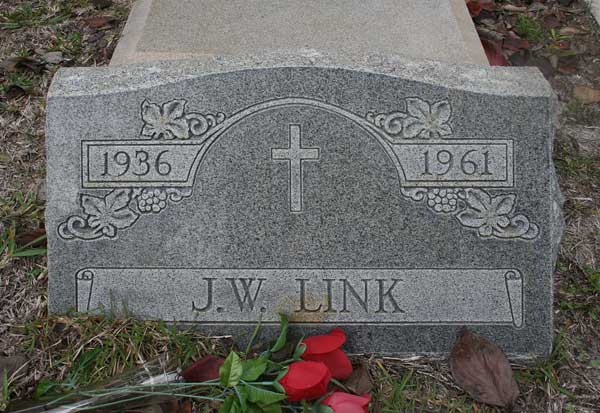 J.W. Link Gravestone Photo