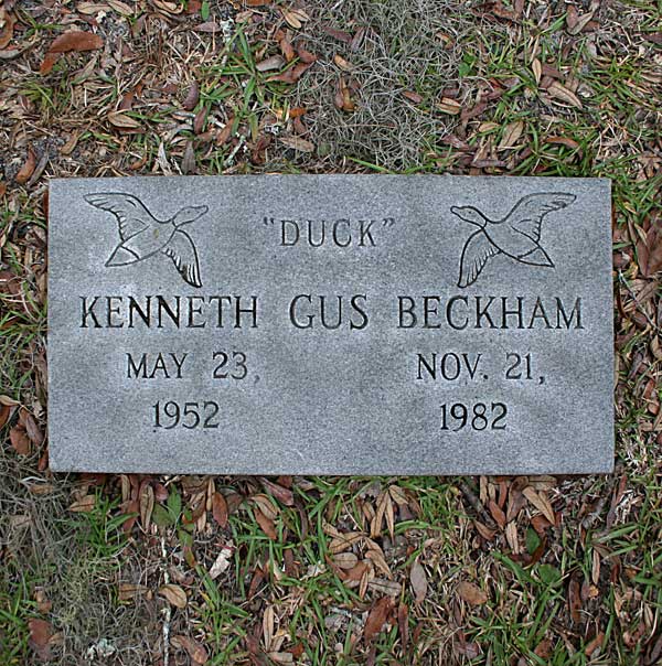 Kenneth Gus Beckham Gravestone Photo