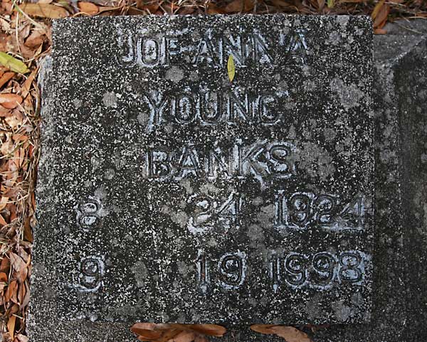JOANNA YOUNG BANKS Gravestone Photo